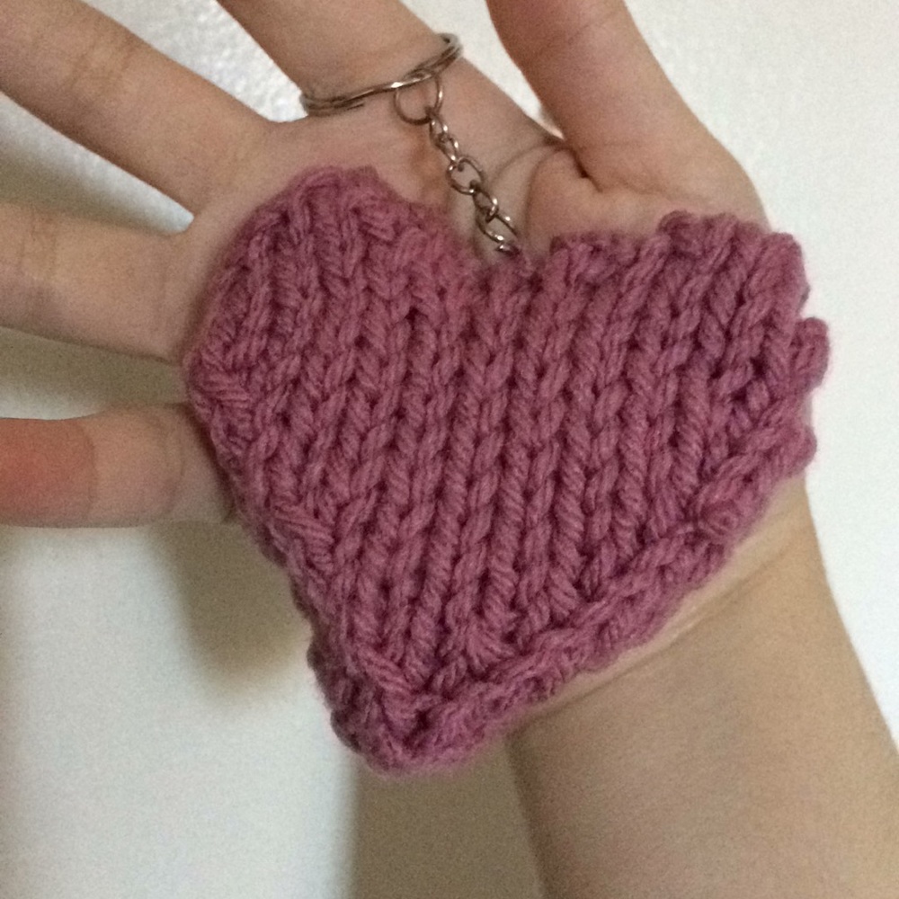 💖 Heart Shaped Keychain 💖 - Picture 3 of 4